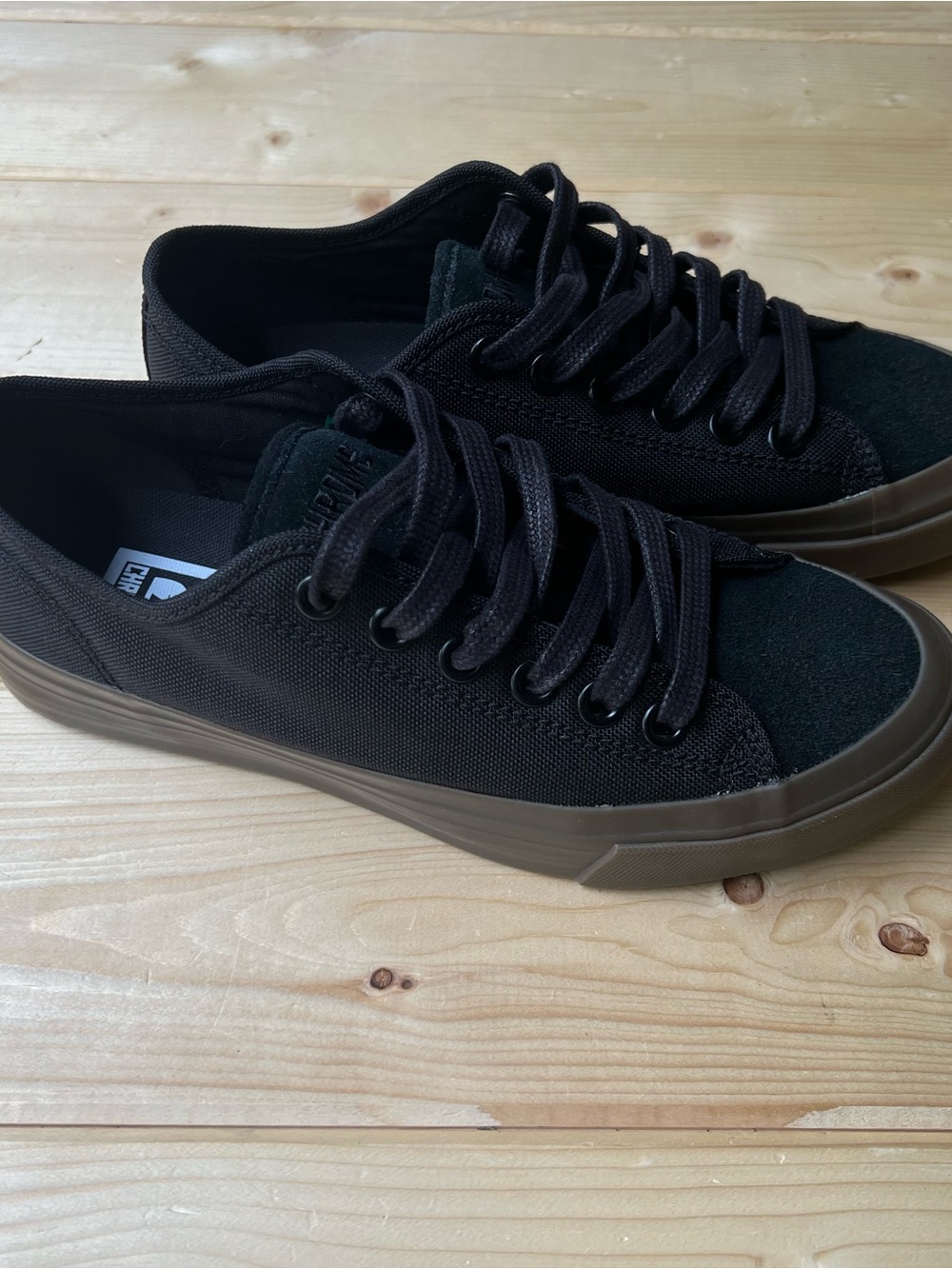 Chrome Industries Black Low Top Sneakers Size 7